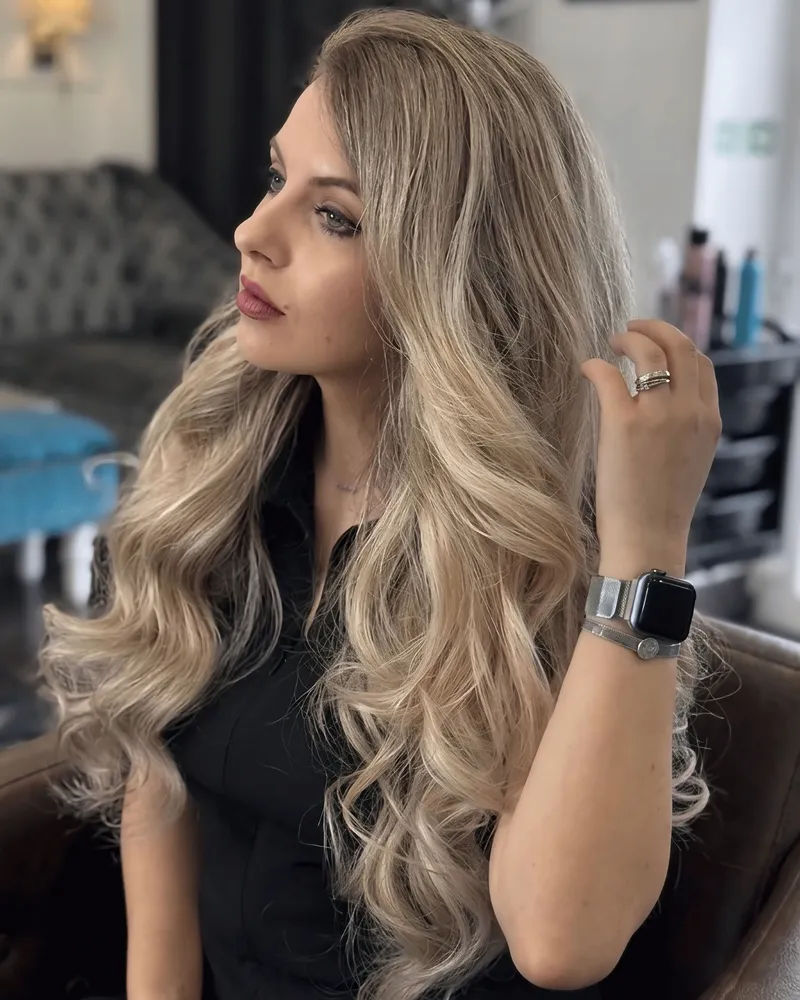 Vopsit păr blond cu balayage profesional, rezultat colorare salon Before & After Timișoara